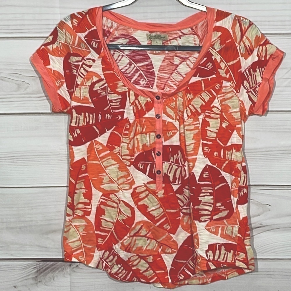 Lucky Brand Leafy Shades of Red, Peach Coral Top Size Small